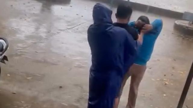 Nghệ An - Phụ huynh đánh giáo viên